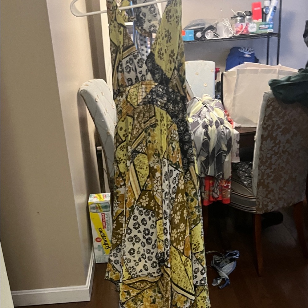 Chic Backless Patchwork Dress in Yellow and Black